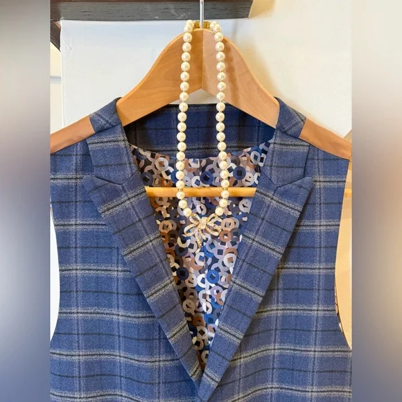 Menswear-Inspired Vintage Plaid Vest - Picture 5 of 10
